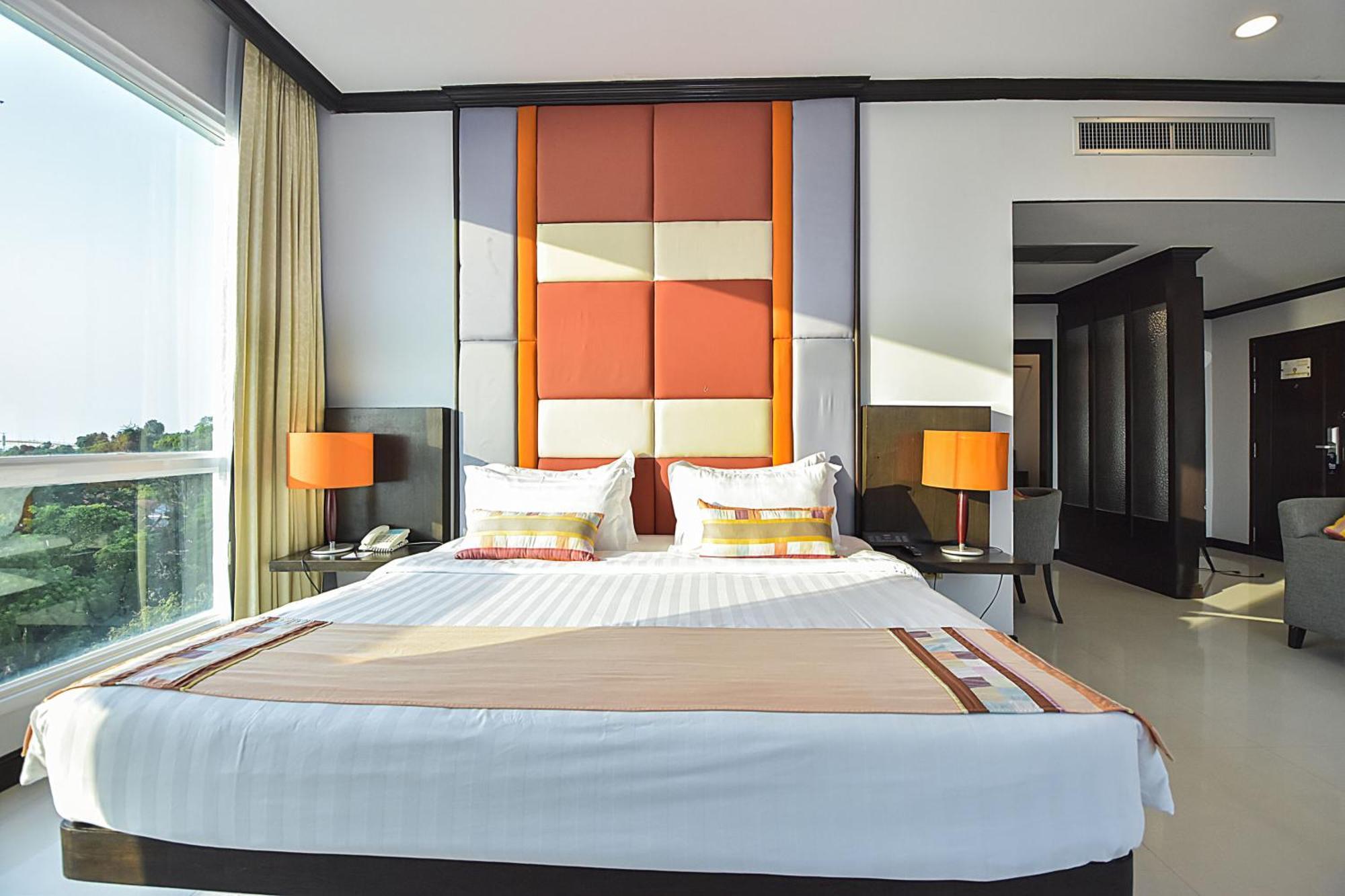 Independence Hotel Resort & Spa Сиануквиль Экстерьер фото