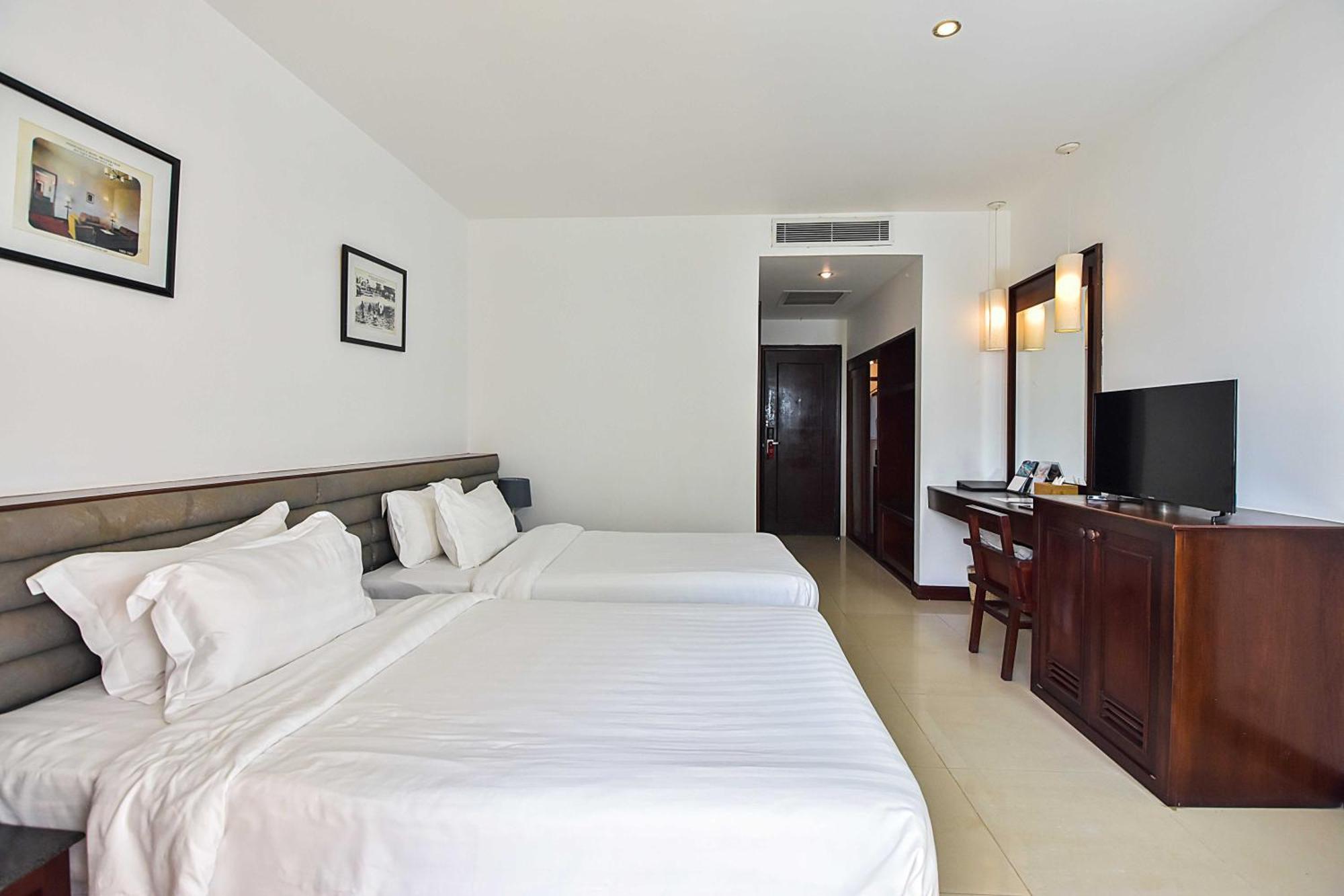 Independence Hotel Resort & Spa Сиануквиль Экстерьер фото